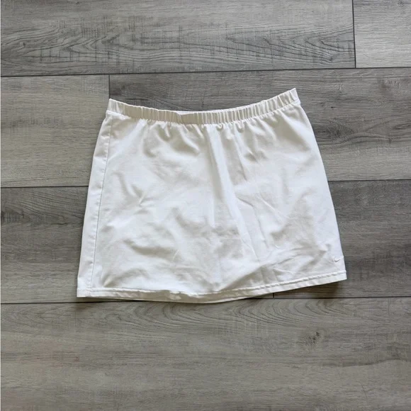 Nike White Women's Tennis Skirt with shorts - Picture 1 of 6